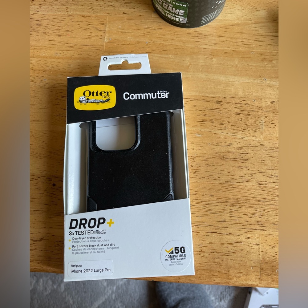 OtterBox Commuter iPhone 14 Pro Phone Case